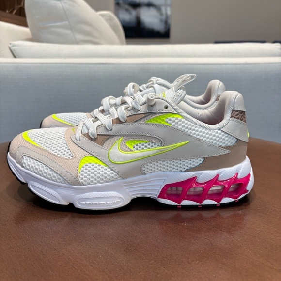 Nike Women’s Zoom Air Fire "Summit White And Total Orange" sneaker, Size 9.5 - Picture 8 of 13